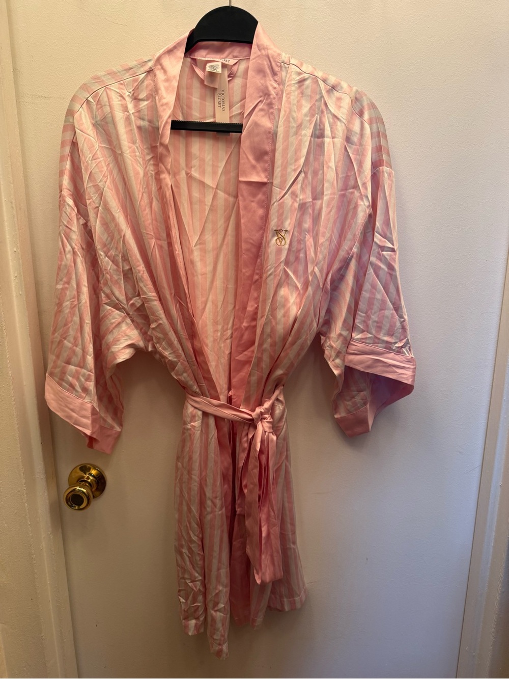 NWT Victoria’s Secret Pink/White Striped Satin Kimono Robe Tie Belt size M/L